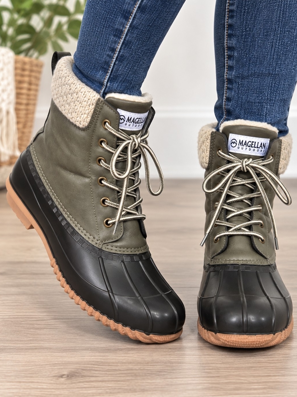 Magellan Outdoors Women’s 9B Duck Boots 157439 Waterproof Faux Fur Lined Olive